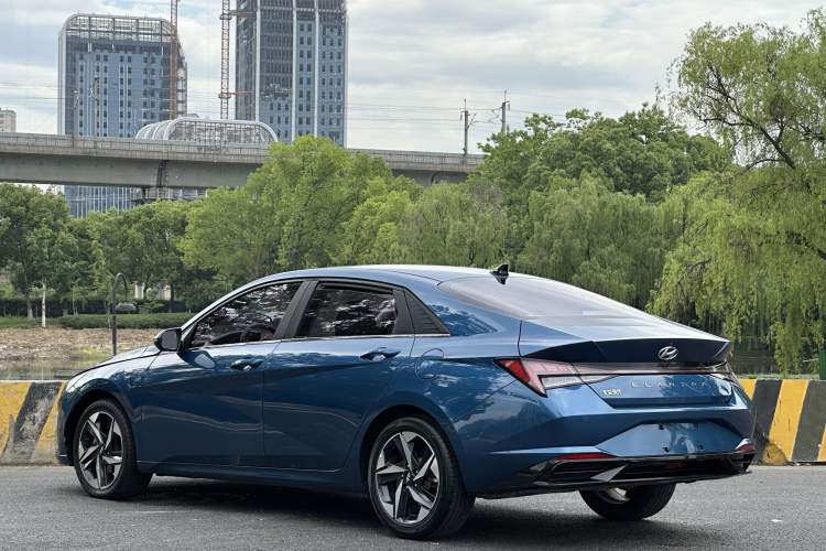 Used Hyundai Elantra 2021 1.5L CVT GLX Elite Edition Exterior 5