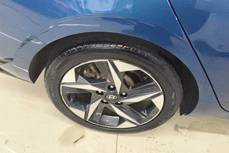 Used Hyundai Elantra 2021 1.5L CVT LUX Prestige Edition Exterior 5
