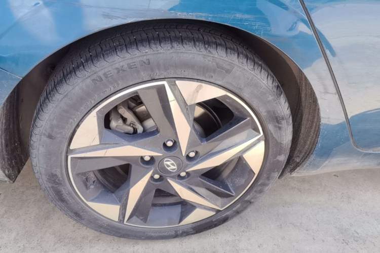 Used Hyundai Elantra 2021 1.5L CVT LUX Prestige Edition Exterior 5