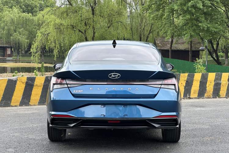 Used Hyundai Elantra 2021 1.5L CVT GLX Elite Edition Exterior 6