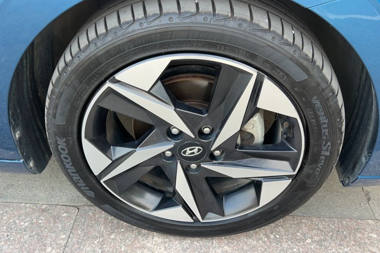 Used Hyundai Elantra 2021 1.5L CVT LUX Prestige Edition Exterior 6
