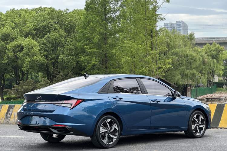 Used Hyundai Elantra 2021 1.5L CVT GLX Elite Edition Exterior 7