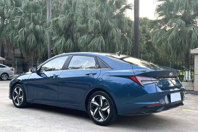 Used Hyundai Elantra 2021 1.5L CVT LUX Prestige Edition Exterior 7