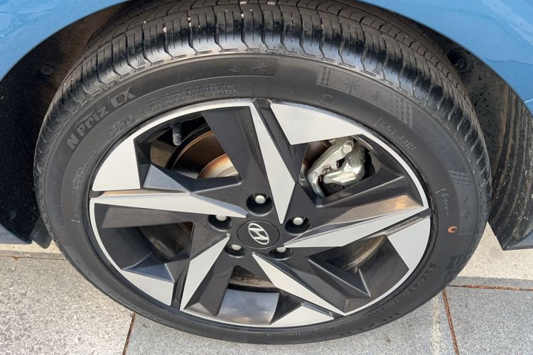 Used Hyundai Elantra 2021 1.5L CVT LUX Prestige Edition Exterior 9