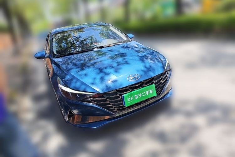 Used Hyundai Elantra 2021 1.5L CVT GLX Elite Edition Front Right 45 Deg