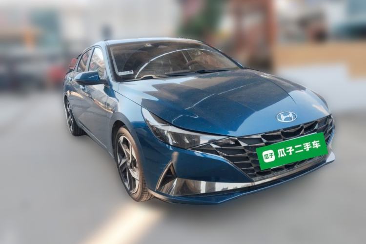 Used Hyundai Elantra 2021 1.5L CVT LUX Prestige Edition Front Right 45 Deg