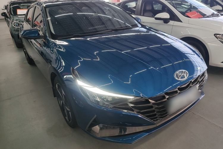 Used Hyundai Elantra 2021 1.5L CVT LUX Prestige Edition Front Right 45 Deg