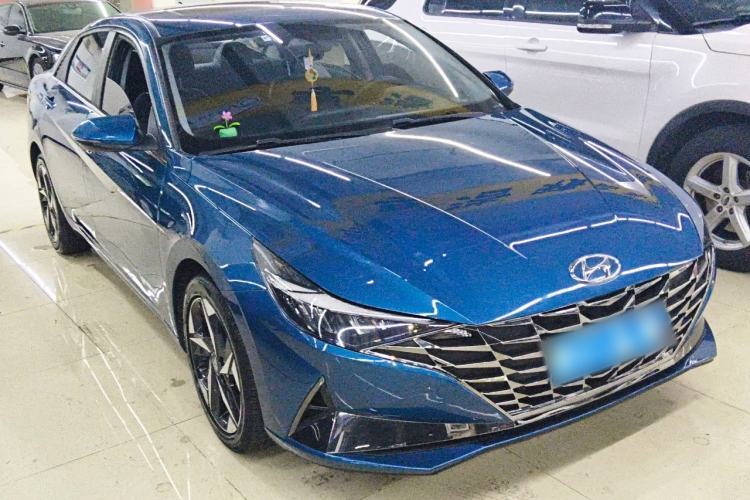 Used Hyundai Elantra 2021 1.5L CVT LUX Prestige Edition Front Right 45 Deg