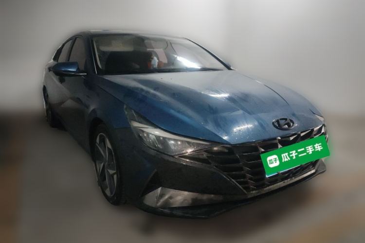 Used Hyundai Elantra 2021 1.5L CVT LUX Prestige Edition Front Right 45 Deg