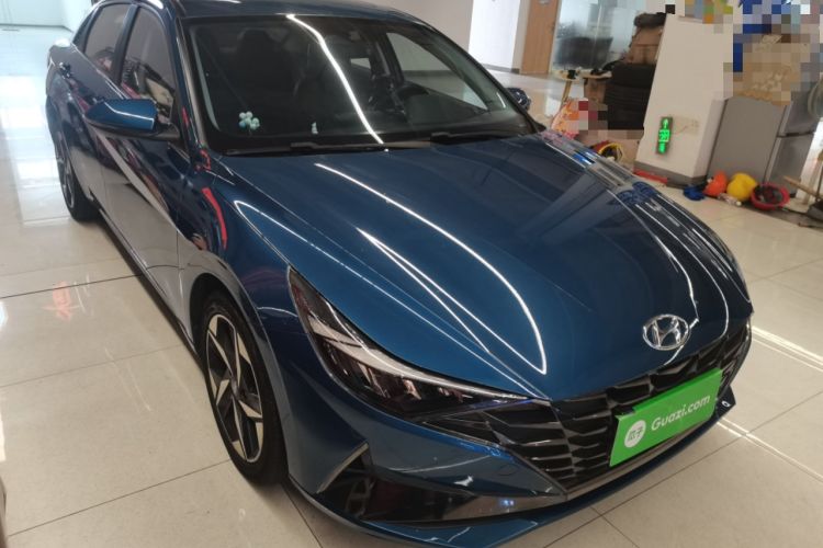 Used Hyundai Elantra 2021 1.5L CVT LUX Prestige Edition Front Right 45 Deg
