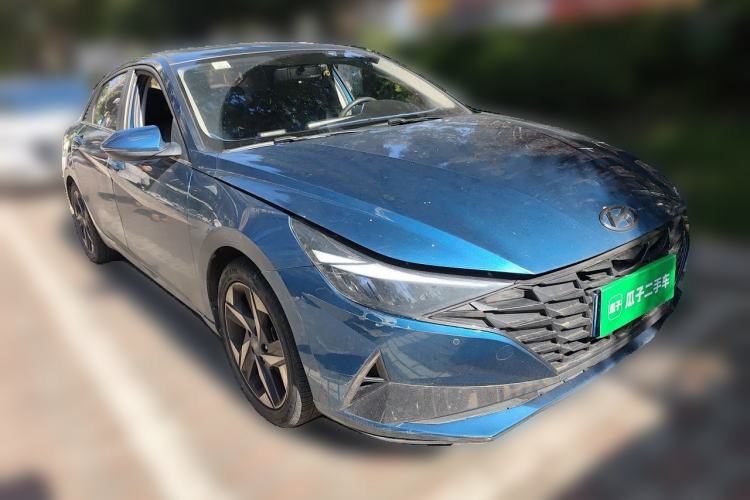 Used Hyundai Elantra 2021 1.5L CVT GLX Elite Edition Front Right 45 Deg