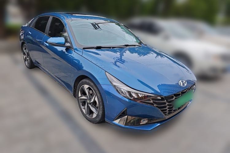 Used Hyundai Elantra 2021 1.5L CVT LUX Prestige Edition Front Right 45 Deg