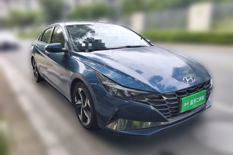 Used Hyundai Elantra 2021 1.5L CVT LUX Prestige Edition Front Right 45 Deg