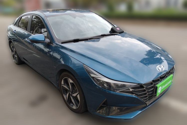 Used Hyundai Elantra 2021 1.5L CVT LUX Prestige Edition Front Right 45 Deg