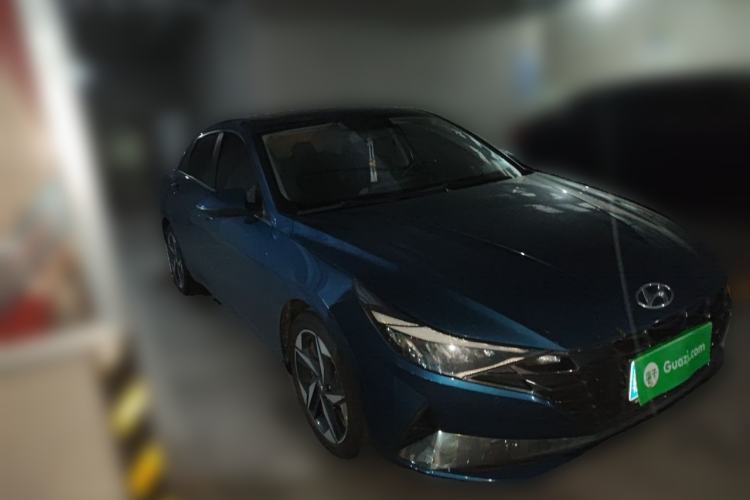 Used Hyundai Elantra 2021 1.5L CVT GLX Elite Edition Front Right 45 Deg