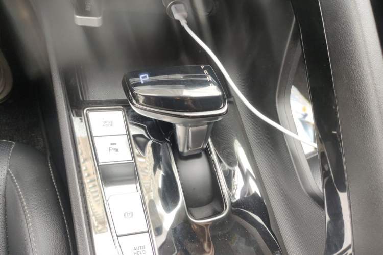 Used Hyundai Elantra 2021 1.5L CVT GLX Elite Edition Gear Lever