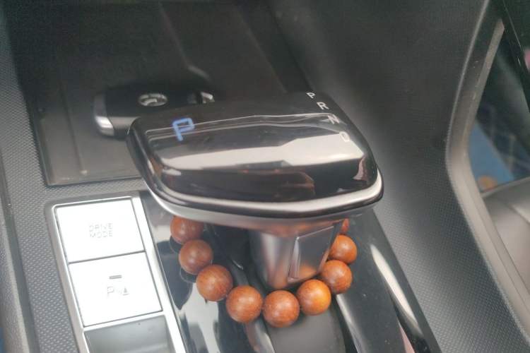 Used Hyundai Elantra 2021 1.5L CVT GLX Elite Edition Gear Lever