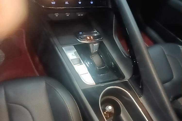 Used Hyundai Elantra 2021 1.5L CVT GLX Elite Edition Gear Lever