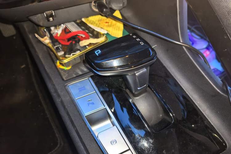 Used Hyundai Elantra 2021 1.5L CVT GLX Elite Edition Gear Lever