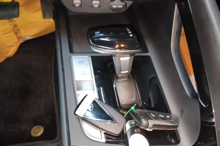 Used Hyundai Elantra 2021 1.5L CVT GLX Elite Edition Gear Lever