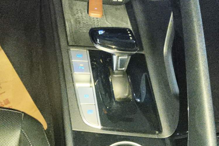 Used Hyundai Elantra 2021 1.5L CVT LUX Prestige Edition Gear Lever