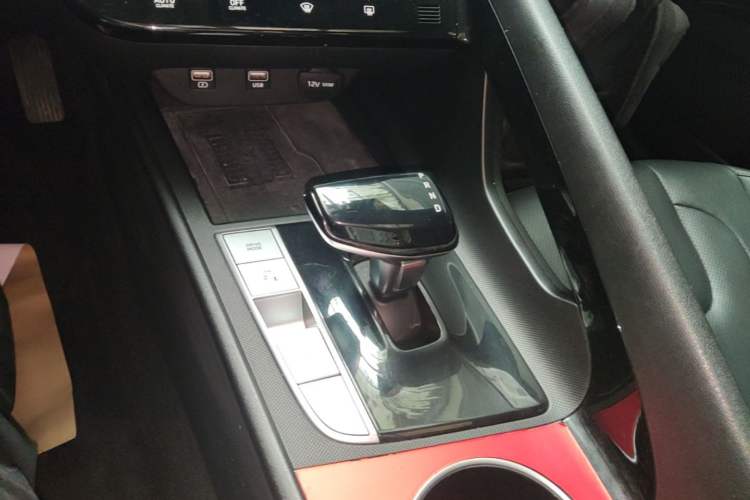 Used Hyundai Elantra 2021 1.5L CVT LUX Prestige Edition Gear Lever
