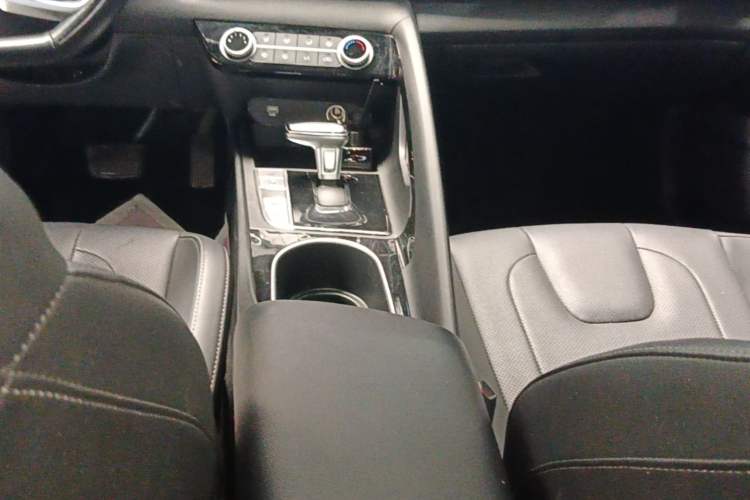 Used Hyundai Elantra 2021 1.5L CVT GLX Elite Edition Gear Lever