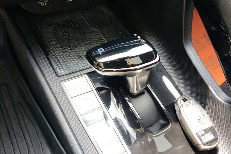 Used Hyundai Elantra 2021 1.5L CVT LUX Prestige Edition Gear Lever