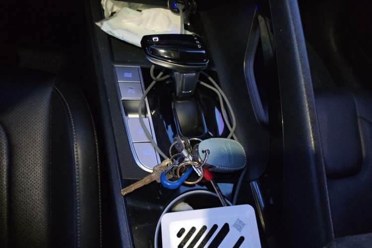 Used Hyundai Elantra 2021 1.5L CVT GLX Elite Edition Gear Lever