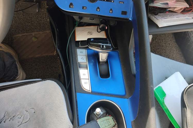 Used Hyundai Elantra 2021 1.5L CVT GLX Elite Edition Gear Lever