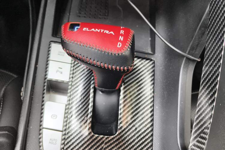 Used Hyundai Elantra 2021 1.5L CVT LUX Prestige Edition Gear Lever