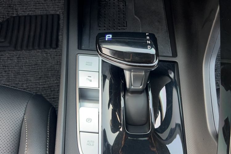 Used Hyundai Elantra 2021 1.5L CVT LUX Prestige Edition Gear Lever