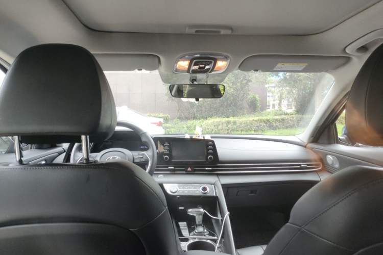 Used Hyundai Elantra 2021 1.5L CVT GLX Elite Edition Headliner