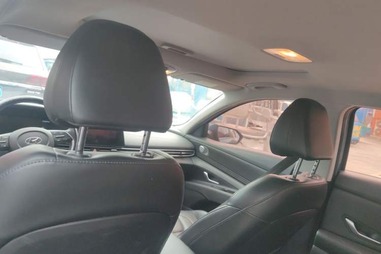 Used Hyundai Elantra 2021 1.5L CVT GLX Elite Edition Headliner