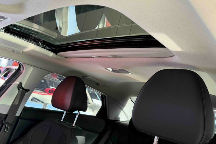 Used Hyundai Elantra 2021 1.5L CVT LUX Prestige Edition Headliner