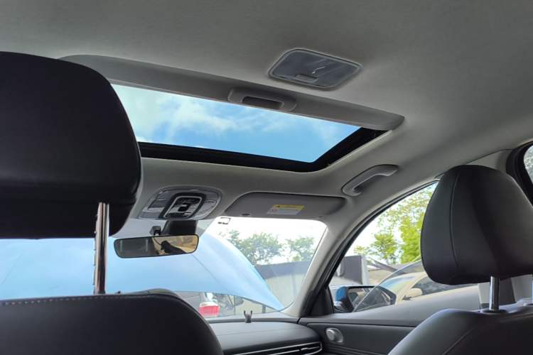 Used Hyundai Elantra 2021 1.5L CVT LUX Prestige Edition Headliner