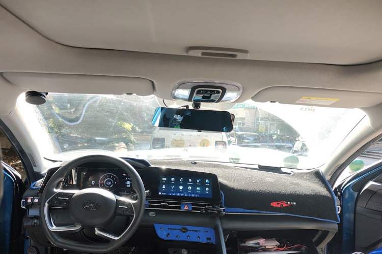 Used Hyundai Elantra 2021 1.5L CVT GLX Elite Edition Headliner