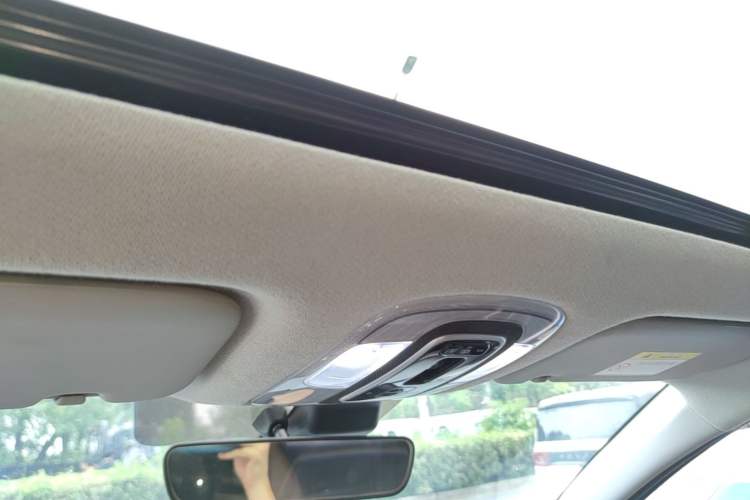 Used Hyundai Elantra 2021 1.5L CVT LUX Prestige Edition Headliner