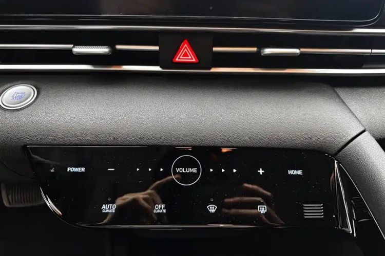 Used Hyundai Elantra 2021 1.5L CVT LUX Prestige Edition Instrument Cluster