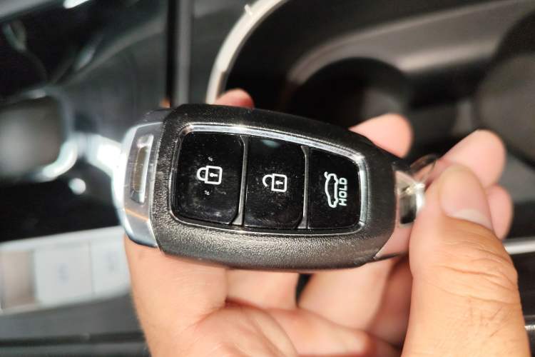 Used Hyundai Elantra 2021 1.5L CVT GLX Elite Edition Interior 1