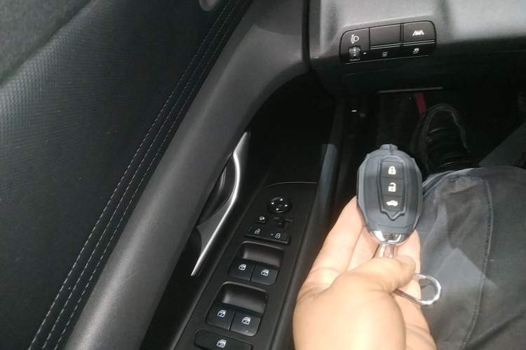 Used Hyundai Elantra 2021 1.5L CVT LUX Prestige Edition Interior 1