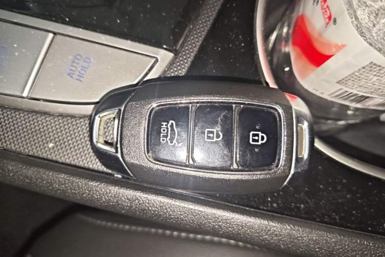 Used Hyundai Elantra 2021 1.5L CVT LUX Prestige Edition Interior 1