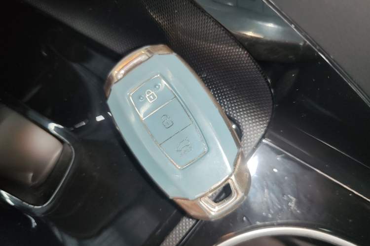Used Hyundai Elantra 2021 1.5L CVT LUX Prestige Edition Interior 1