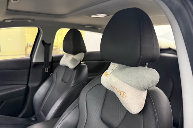 Used Hyundai Elantra 2021 1.5L CVT GLX Elite Edition Interior 1
