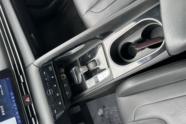 Used Hyundai Elantra 2021 1.5L CVT GLX Elite Edition Interior 12