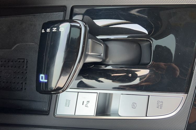 Used Hyundai Elantra 2021 1.5L CVT LUX Prestige Edition Interior 12