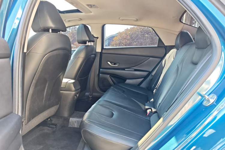 Used Hyundai Elantra 2021 1.5L CVT GLX Elite Edition Interior 3