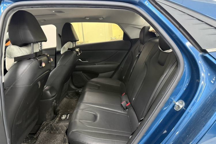 Used Hyundai Elantra 2021 1.5L CVT GLX Elite Edition Interior 3