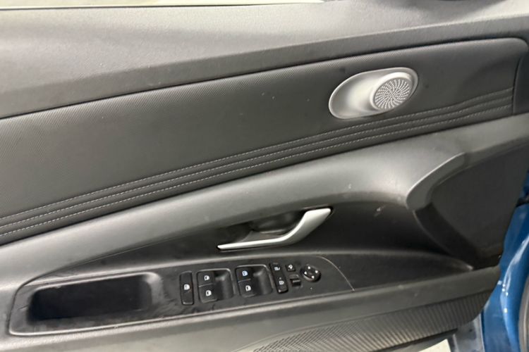 Used Hyundai Elantra 2021 1.5L CVT GLX Elite Edition Interior 7