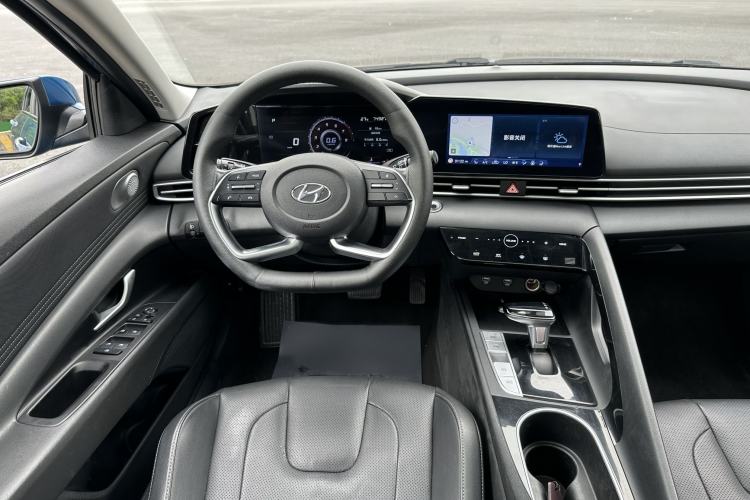 Used Hyundai Elantra 2021 1.5L CVT GLX Elite Edition Interior 9